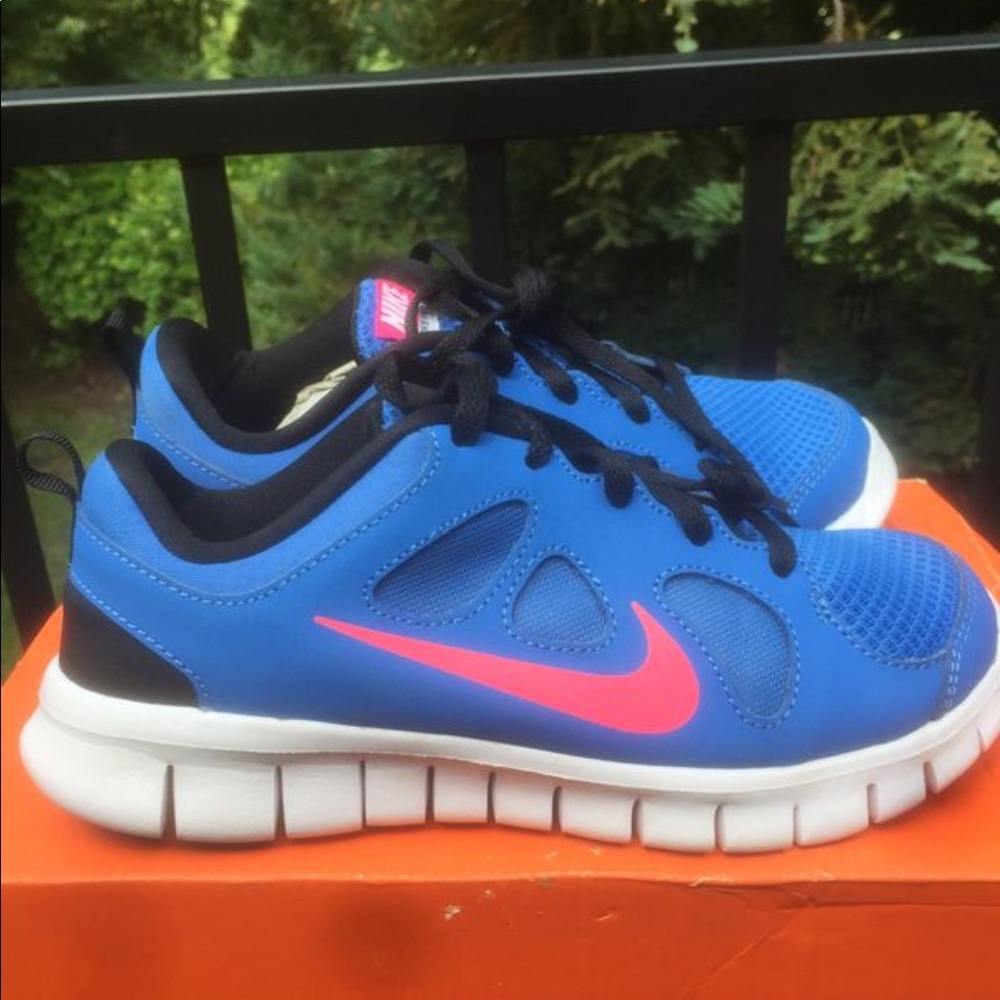 Nike Girl’s Size 2Y